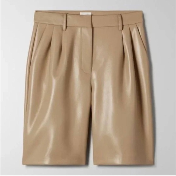 Wilfred Pants - Wilfred Faux Leather High-Waisted Shorts – Taupe Beige – Size 00 (Never Worn)